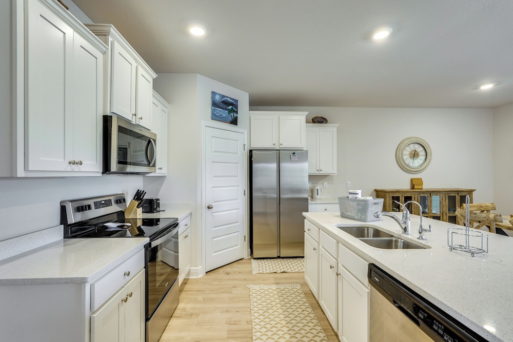 Port St Joe Home w/ Beach & Boardwalk Access!