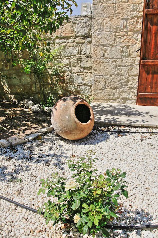 Simeon Estate in Drouseia
