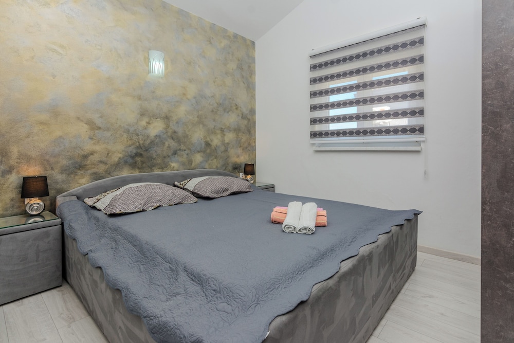 Apartments Mavracic