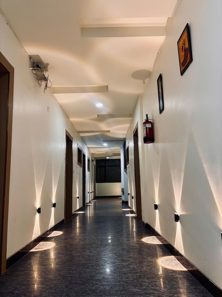 Hotel Ambrosia Delhi Airport