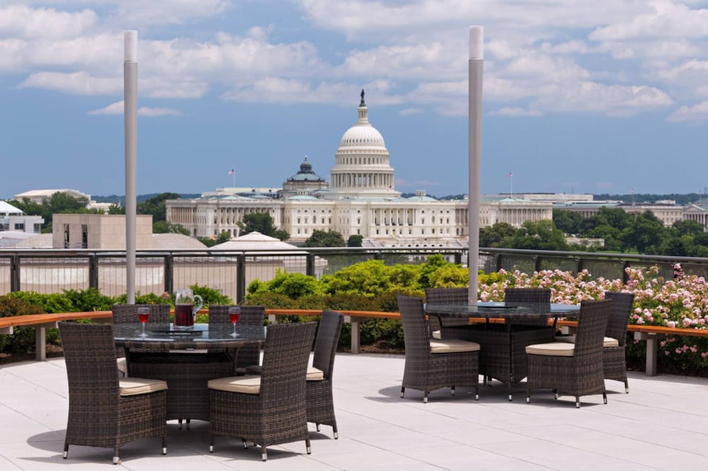 Bridgestreet at Newseum Residences