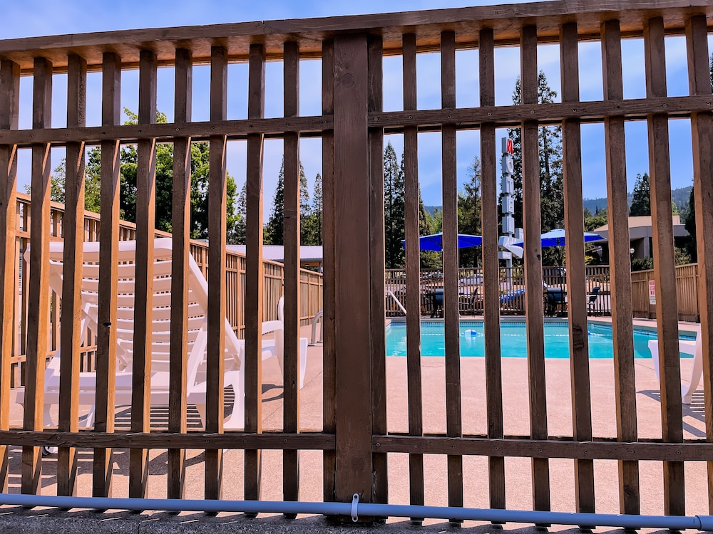 Ashland Vacations - Ashland Motel - Oregon - Property Image 1