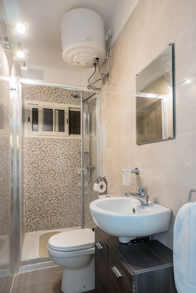 Valletta Archbishop Townhouse - Property Image 1