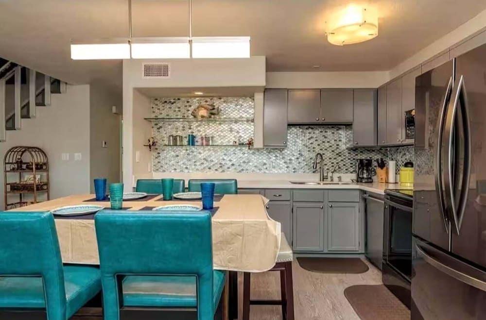 Bayside Paradise 4BR Home w Patio Games Room