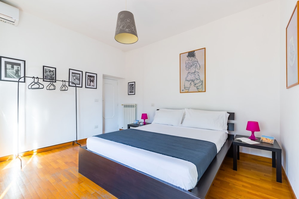 Panoramic Penthouse in Largo Baracche by Wonderful Italy