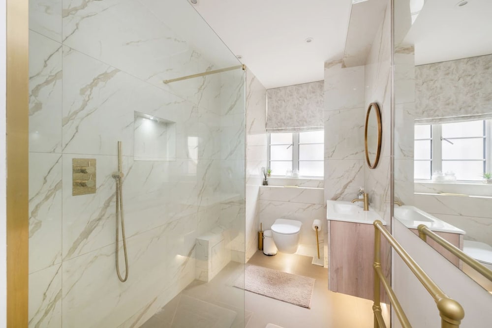 Luxury 3-bed Marylebone Home Security Elevator