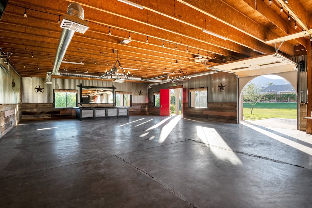Buena Vista by Avantstay Massive Outdoor Oasis w/ Pool, Spa  Firepit! - Property Image 5