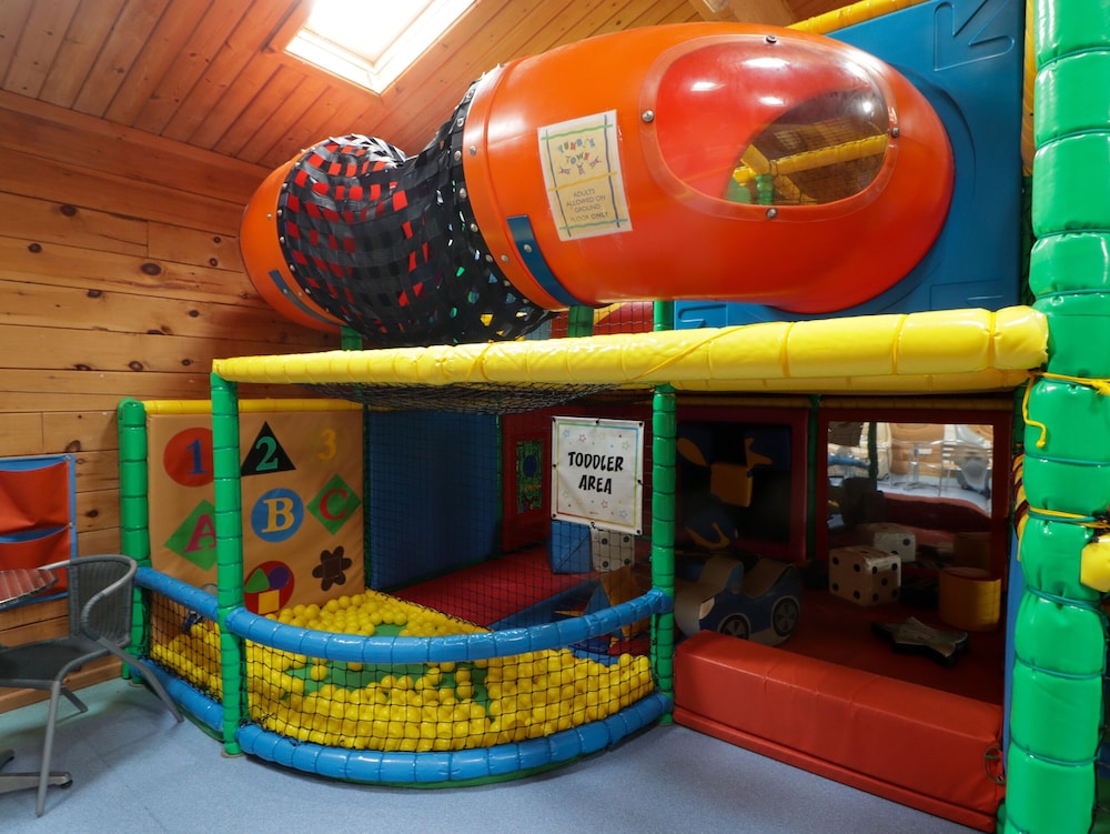 13 Gower Holiday Village