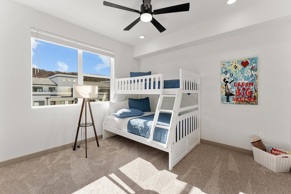 Retreat To Redrock #302 2 Bedroom Condo
