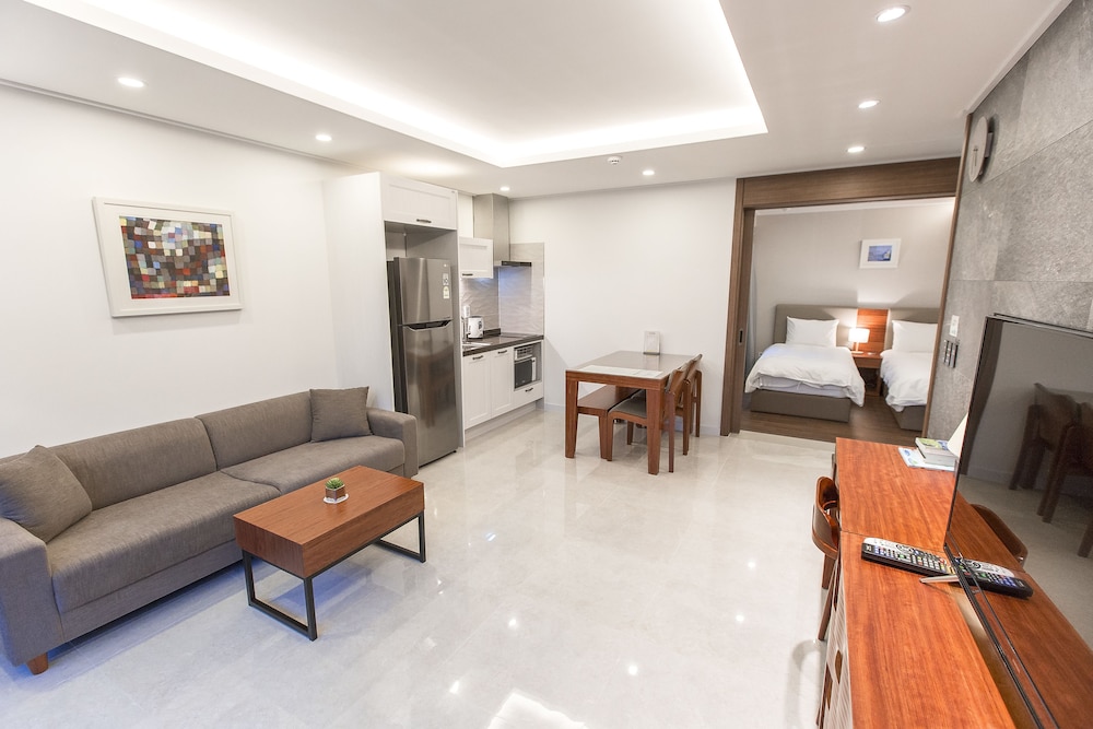 Leeum Island Spa & Pool Villa