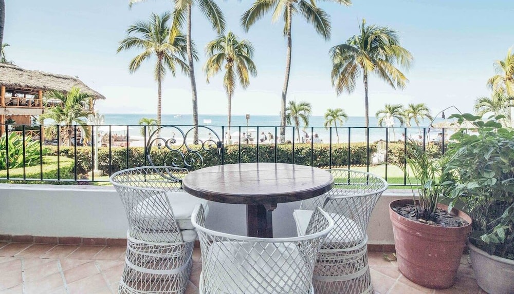 Ocean View 2Br Condo-balcony-beach-pool VDS 111