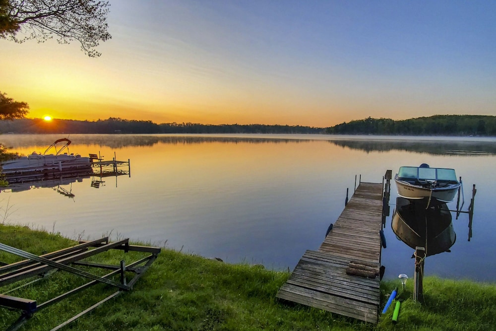Brainerd Cabin on Camp Lake w/ Boat Slip & Dock!