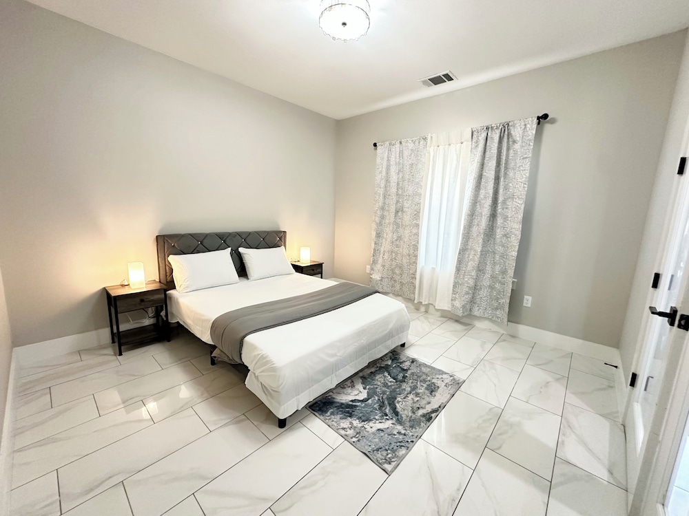 5 bedroom house near COTA AUS - Image 1