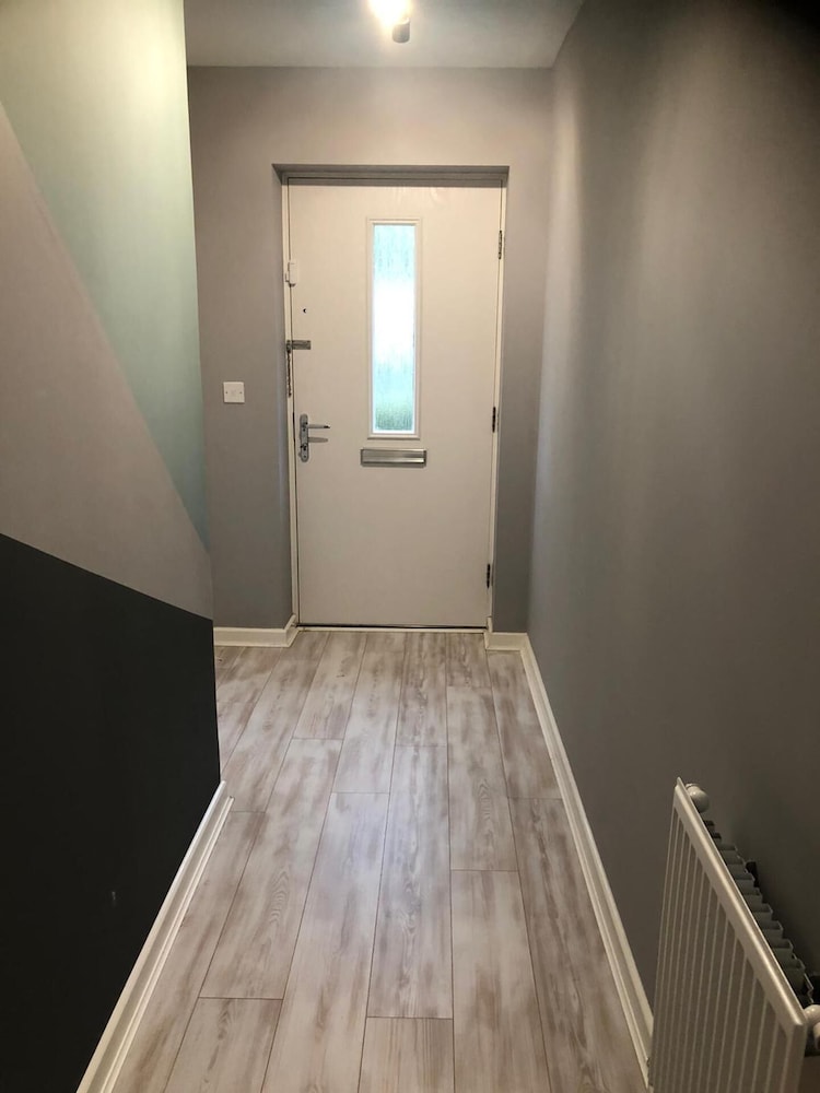 Luxurious 2 Bedroom Flat Ashford view 3