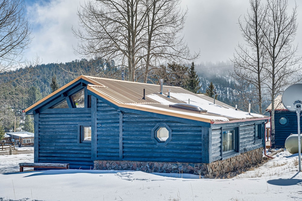 Pet-friendly Guffey Vacation Rental w/ Deck! view 5