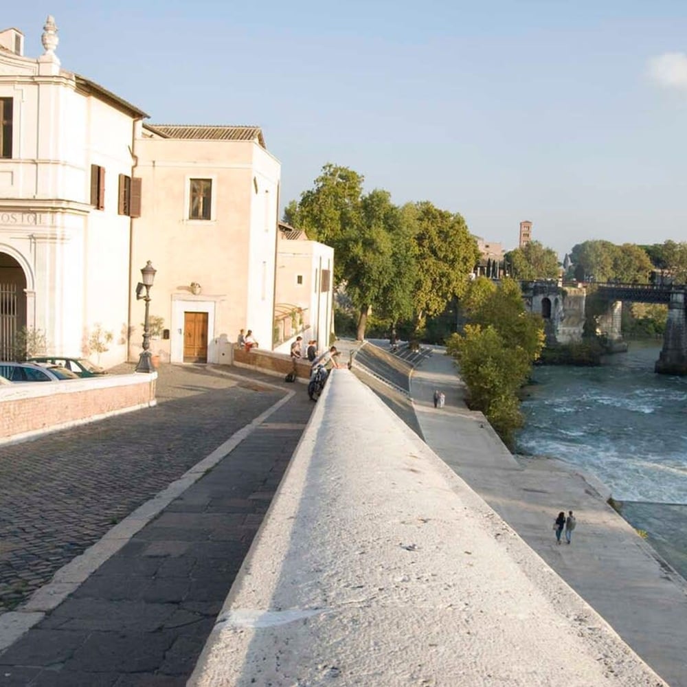 Rome With a Garden Delightful 1 Bedroom Apartment With Private Garden in Historic Trastevere