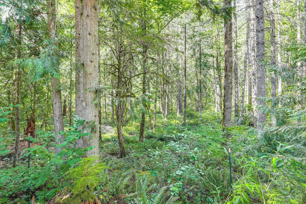 Spring-fed Soaking Tub! Lush Central Oregon Haven