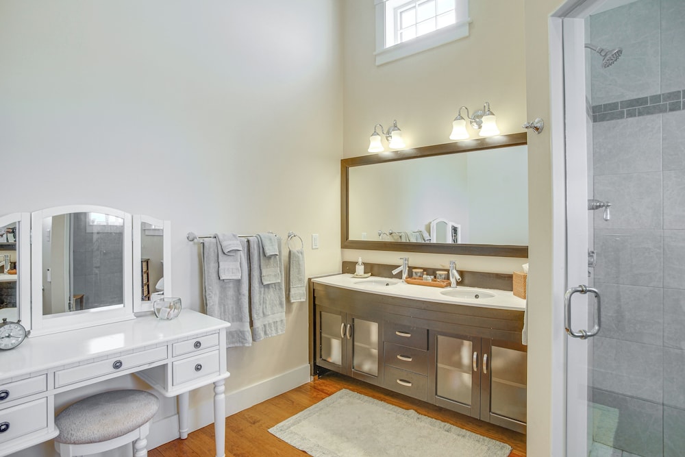 Stunning Ocean View! Beachfront Nantucket Retreat