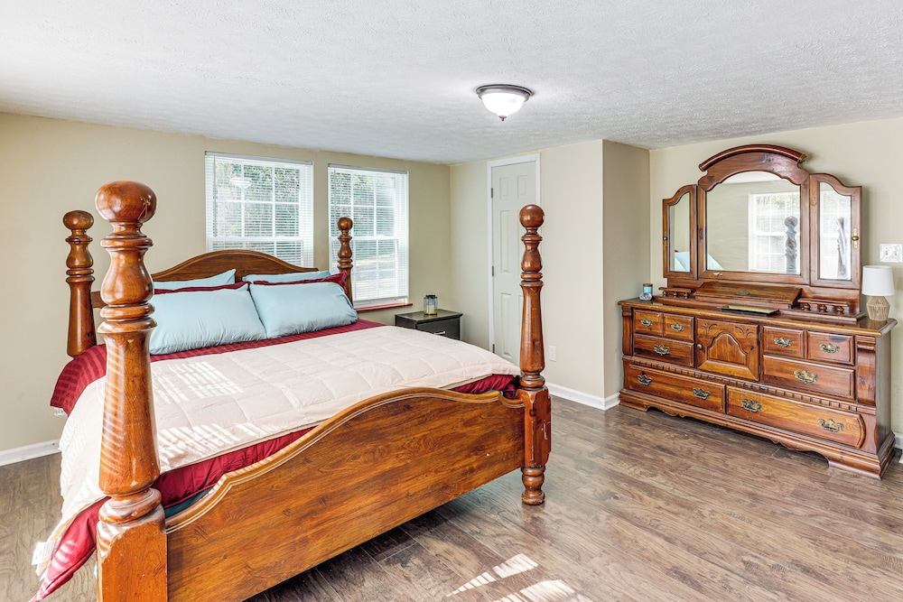 'doris & Susan's Place' - Historic Tuskegee Home