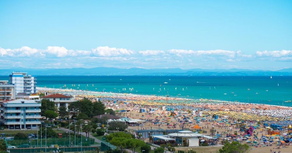 Colorful Flat With sea View view 3