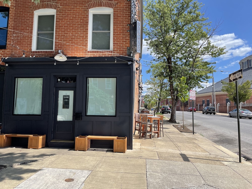 Downtown Suite - Close to Topgolf, Horseshoe Casino, UM Baltimore - Property Image 37
