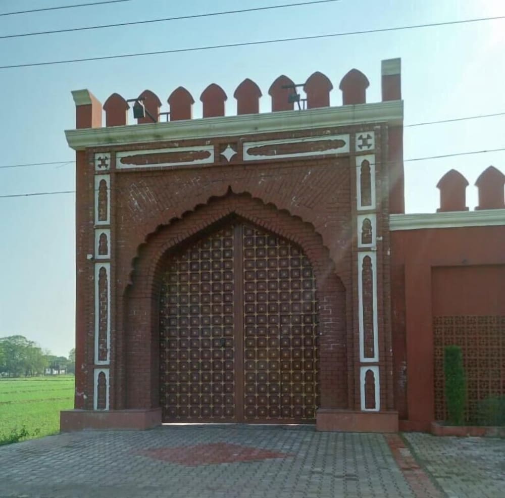 Krishna Farm
