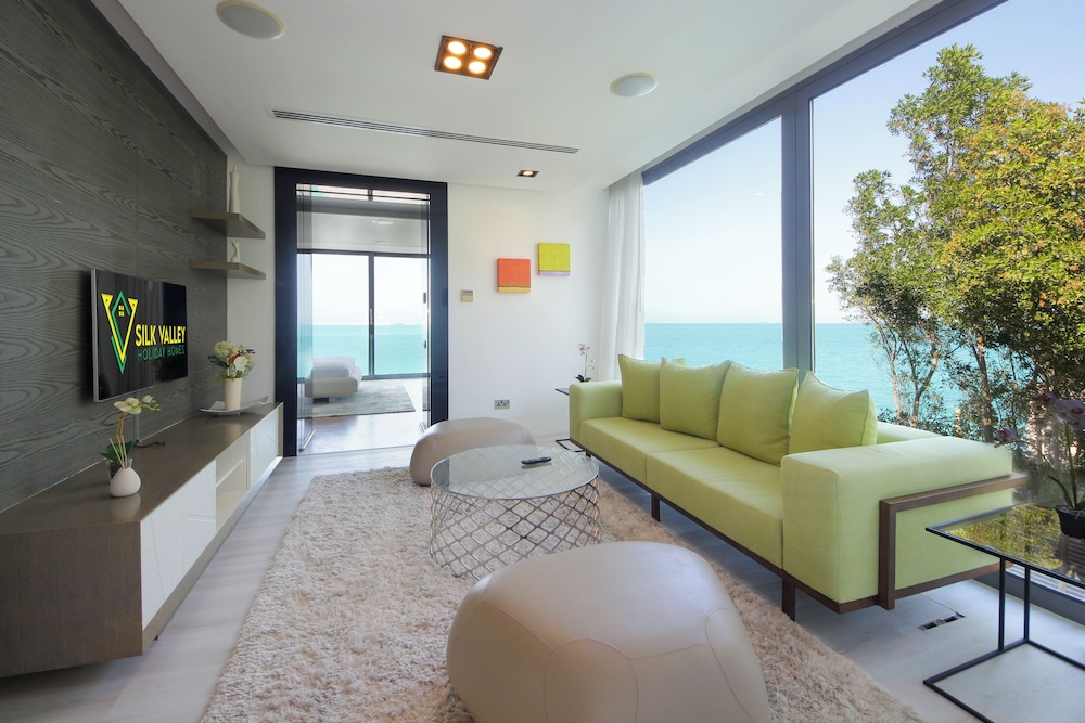 Overwater Luxury Retreat - Nurai Island