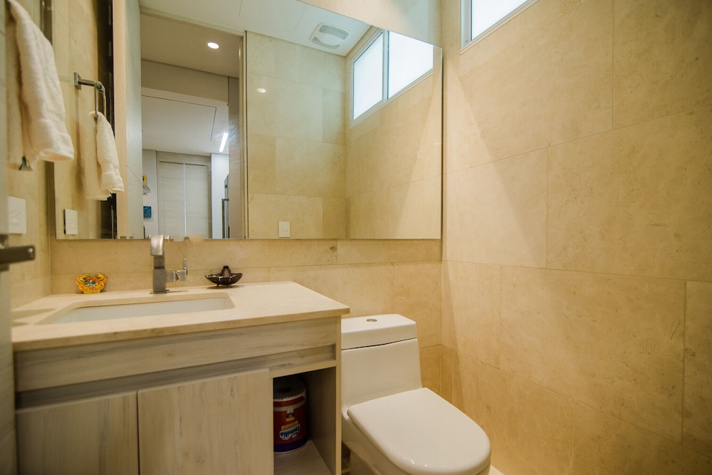 2BR 5 Guests Private Balcony and Shared Pool