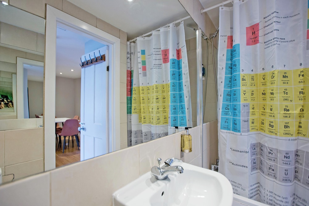 Imperial Hogarth Road Apartment