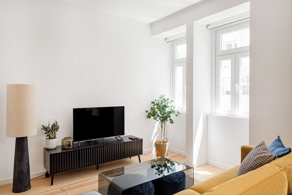 AB10 Modern Lisbon