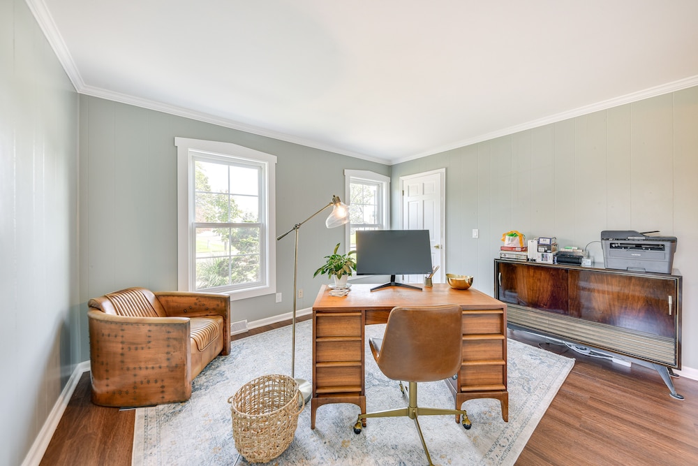 Charming Racine Home - Walk to Lake Michigan! - Property Image 11