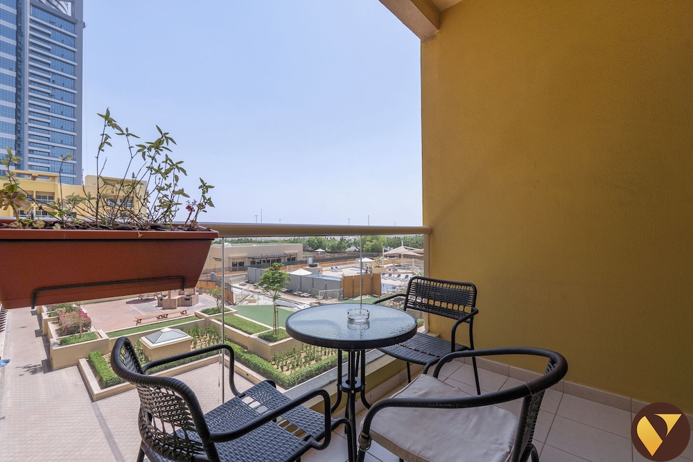 Modern 1 Bedroom Apartment in The Greens