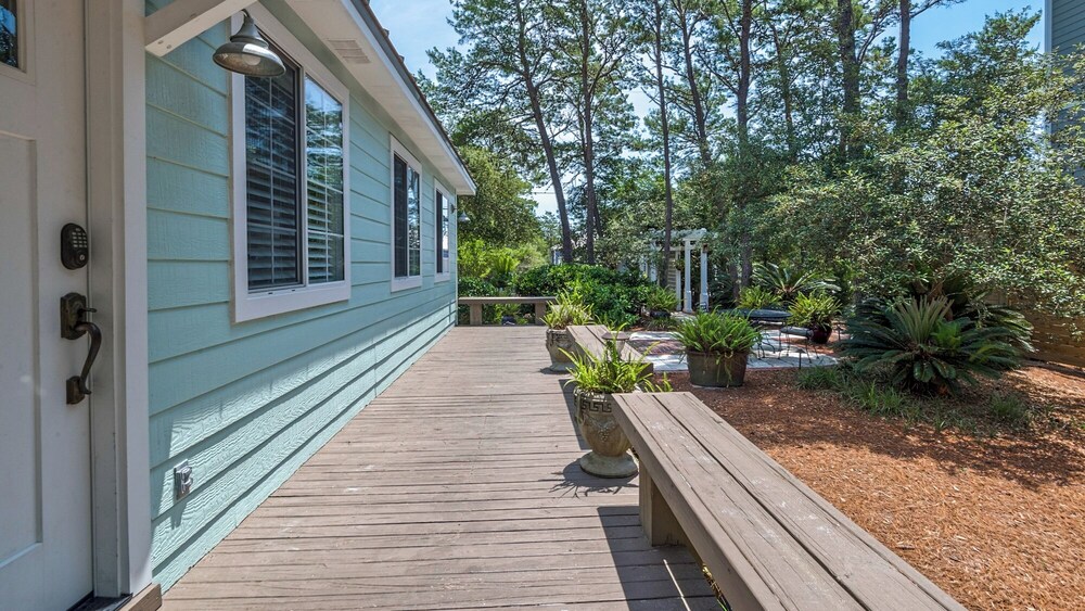 5 Minutes to the Beach; Old Florida Charm + Modern Upgrades view 2
