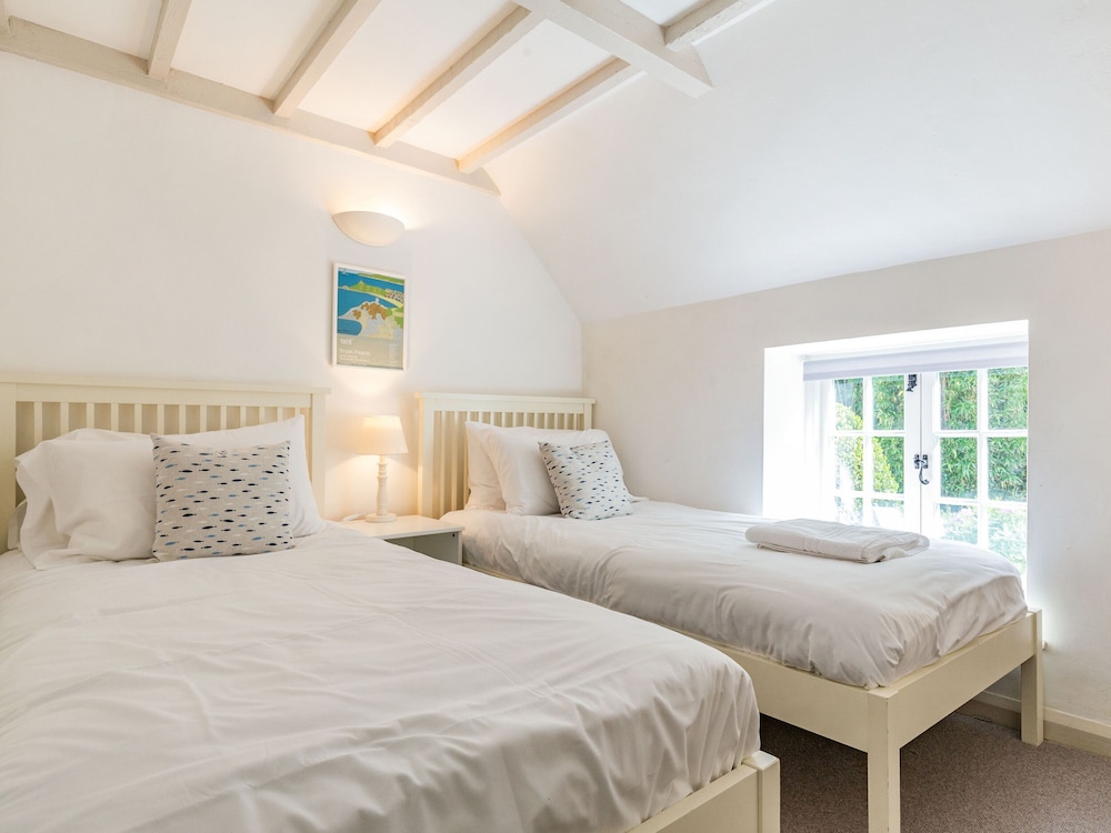 3 Rose Cottages