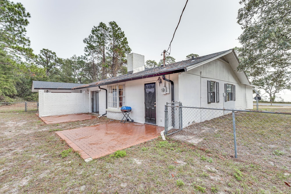 Steps to Beach: Carrabelle Family Home w/ Patio!