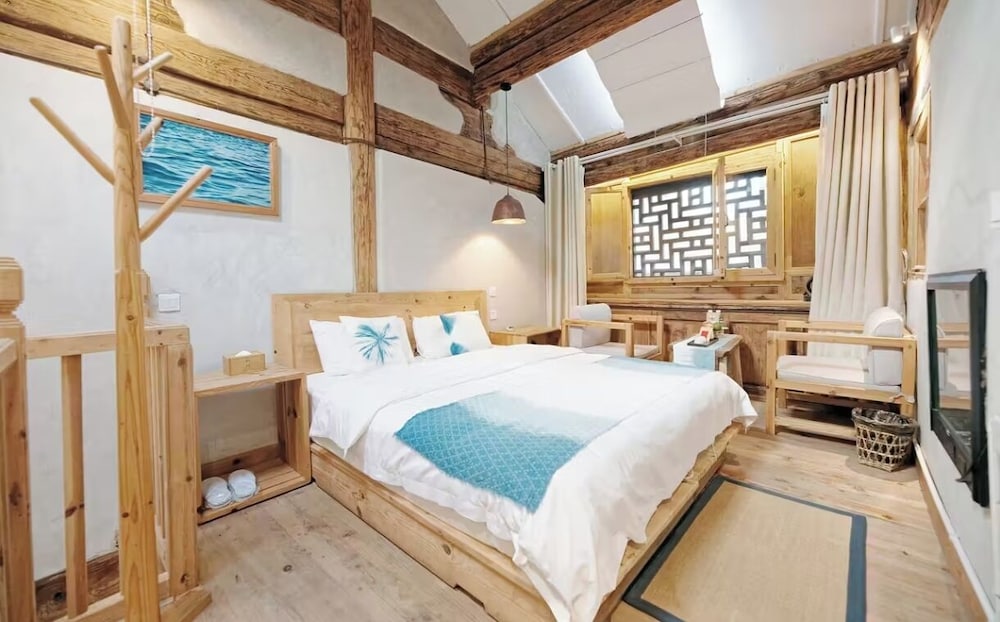 Jia Kedi Ancient House Cultural Homestay