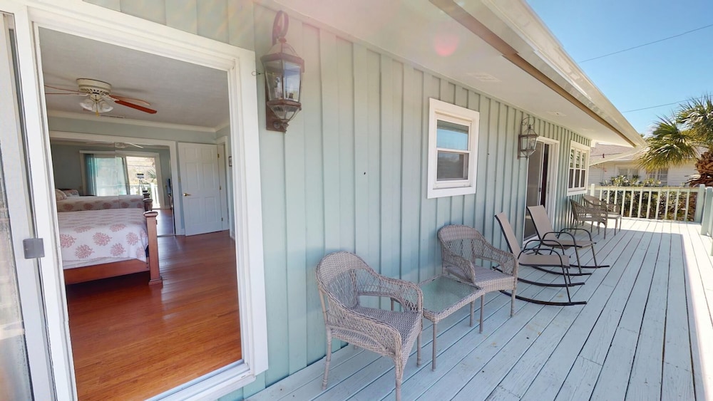 Peach on the Beach by Tybee Vacation Rentals