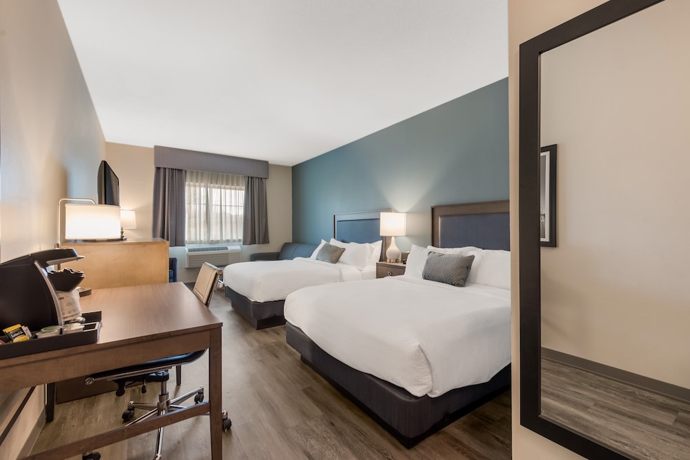 New York City Vacations - SureStay Plus Hotel by Best Western Highland Poughkeepsie - Property Image 22