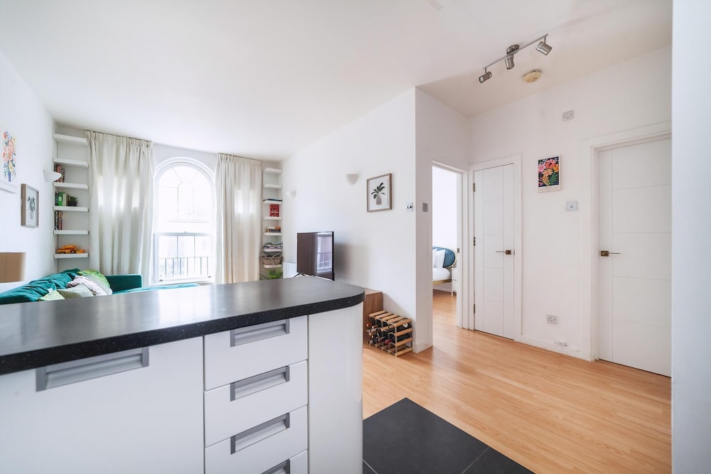 Rotherhithe Riverside Flat