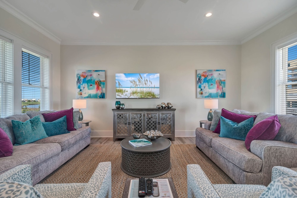 Azure Horizon Beachfront Charm in Gulf Shores