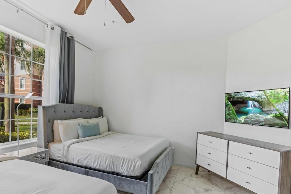 Vista Cay Swanky