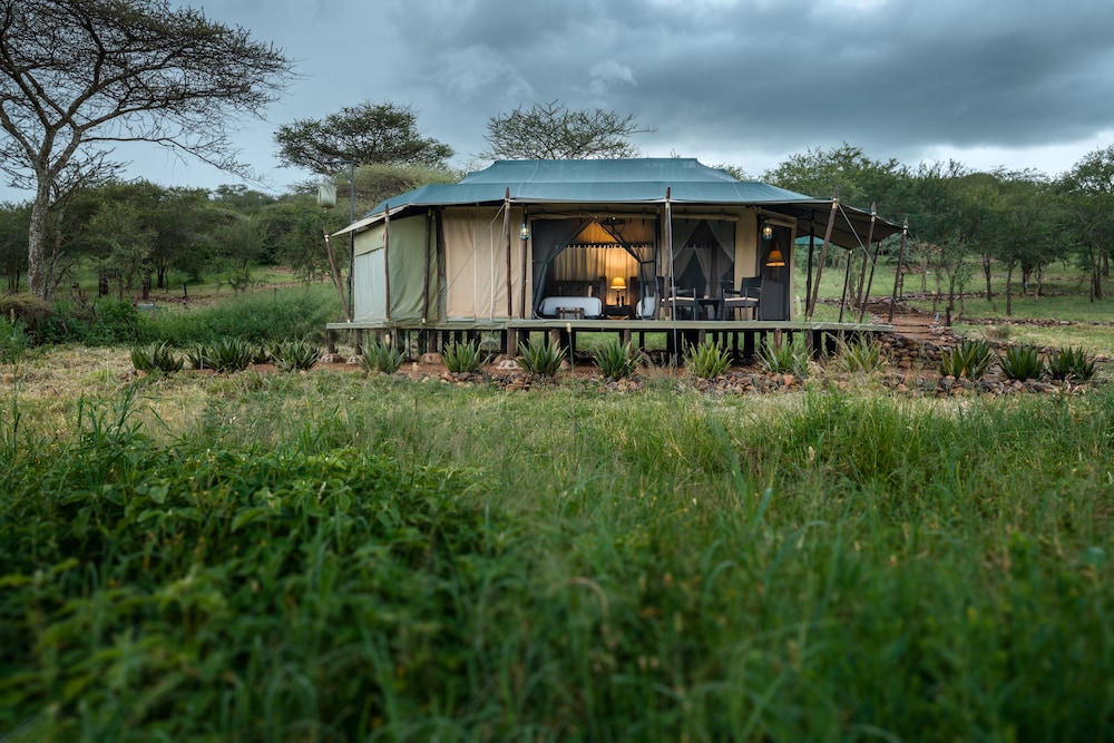 Ole Serai Luxury Camp
