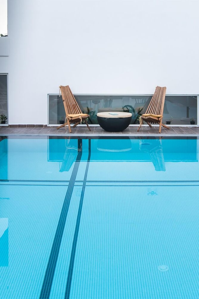 Kahlua Sea View Suites - Adults Only