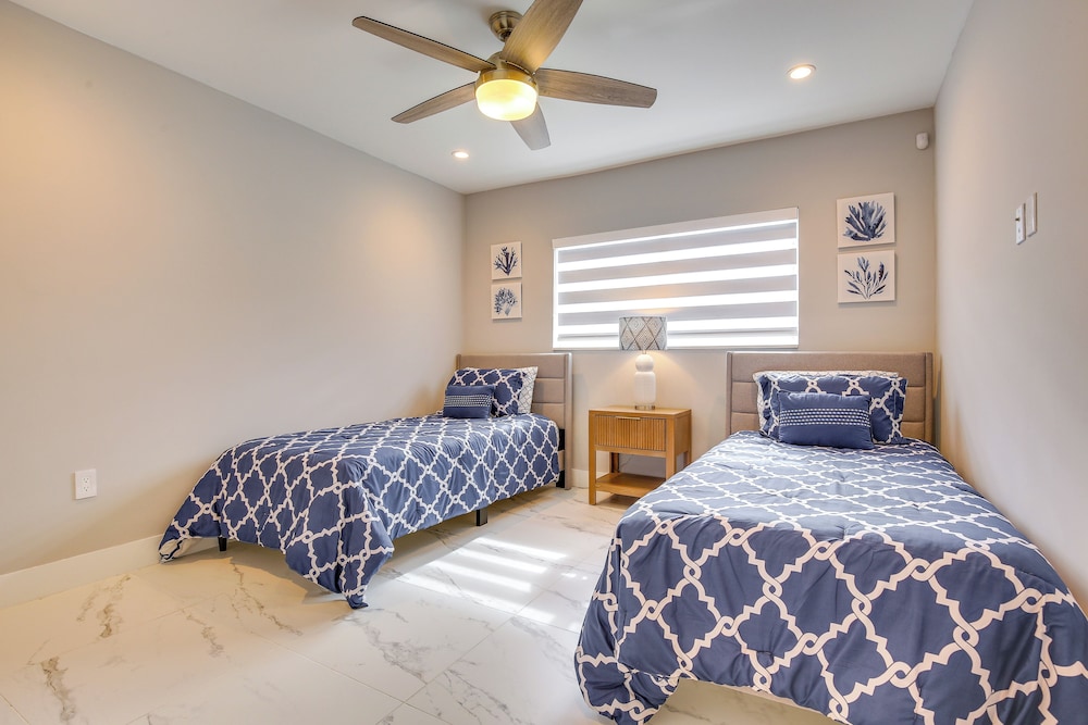 Chic North Miami House ~ 7 Mi to Hard Rock Stadium