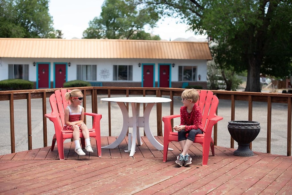Circle R Motel