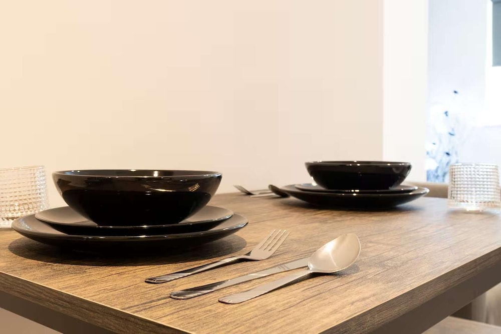 Cosy City Apartment - Your Home in Bradford!