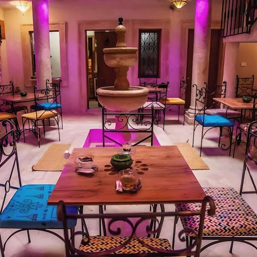 Al Madina Hotel
