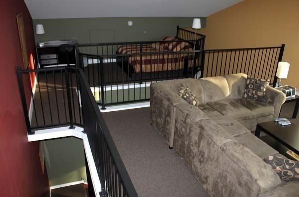 Crooked Tree Guest Suites