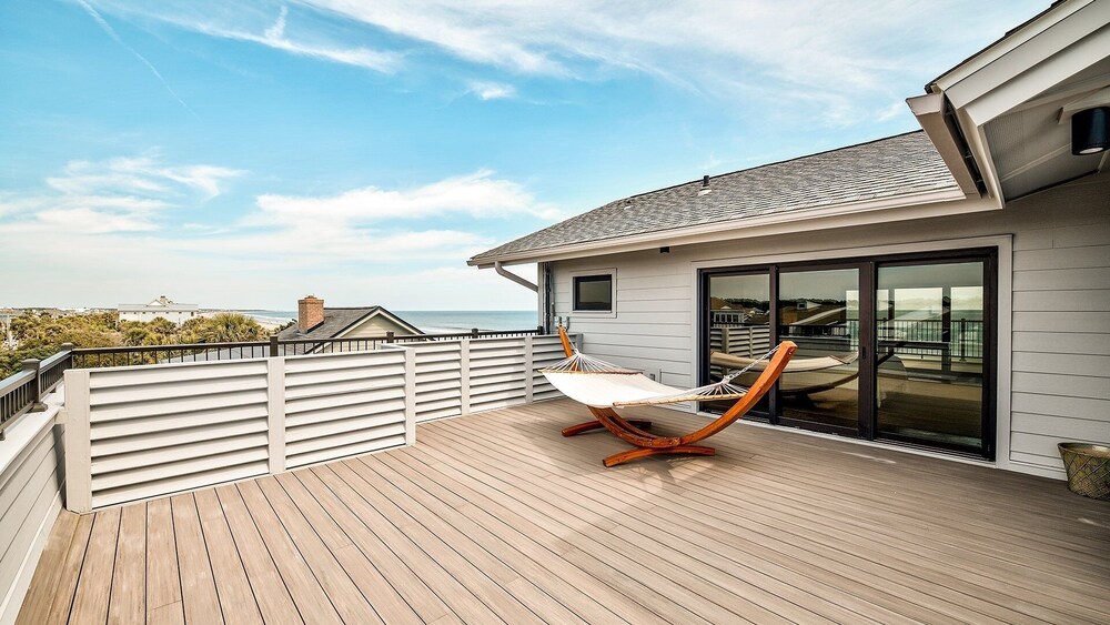Penthouse Oceanfront Villa At Inlet Point On Litchfield Beach 3 Bedroom Condo by RedAwning