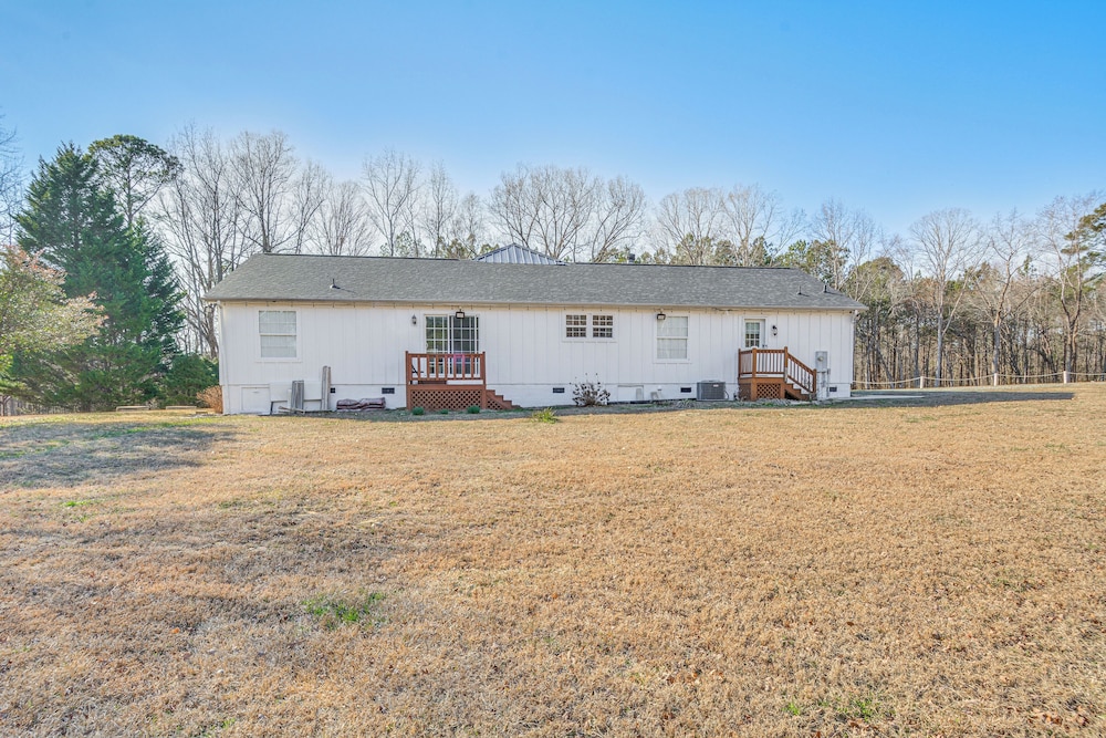8 Mi to Jordan Lake: Spacious New Hill Home